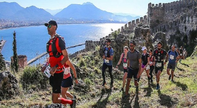 Dünyaca ünlü atletlerin katılacağı Merrell Alanya Ultra Trail’e kayıt olmak için son gün yaklaşıyor