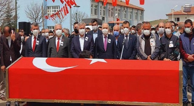 CHP’li Akıllı, Şehit Uzman Çavuş Nazmi Çelik’i son yolculuğuna uğurladı