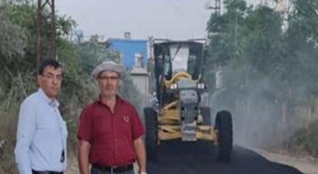 CHP Çukurova İlçe Örgütü, Pirili köyünde yapılan yol çalışmasını inceledi.