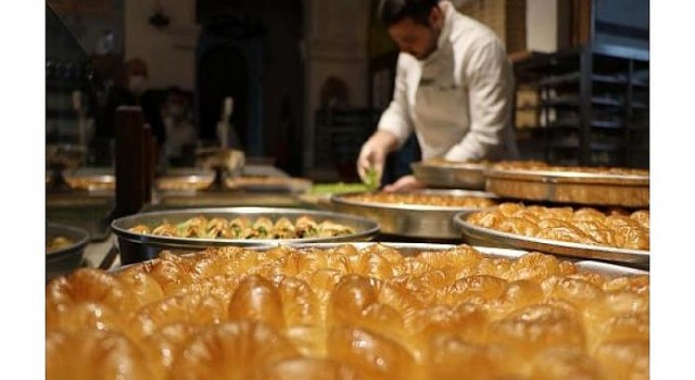 Gaziantep’ in ünlü tatlıcısı Onur İbili’ den ”Ramazan tercihi susatmayan baklava !”