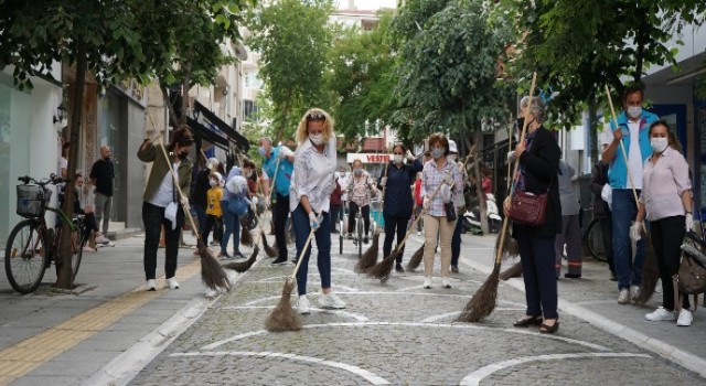 Lüleburgaz Belediye Başkanı Dr. Murat Gerenli, 5 Haziran Dünya Çevre Günü kapsamında süpürgeyi kaptı