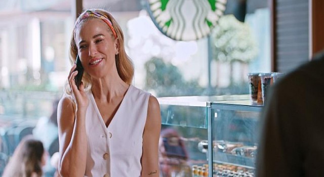 Mastercard ile Starbucks’tan Burcu Esmersoy’la yıldız yağmuru!