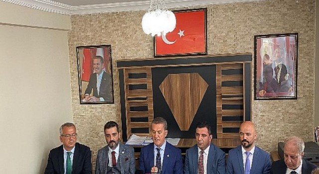 Türkiye Değişim Partisi Genel Başkanı Mustafa Sarıgül, Sivas ziyaretinde basın açıklamasında bulundu.