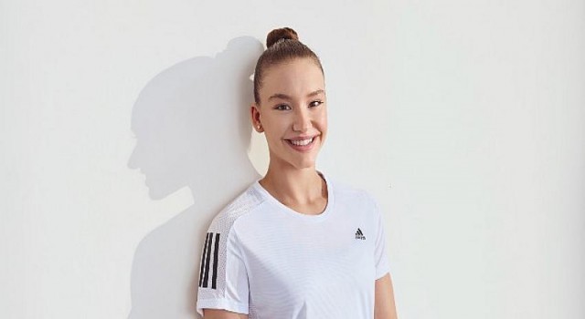 adidas, milli cimnastik sporcusu Ayşe Begüm Onbaşı’ya sponsor oldu