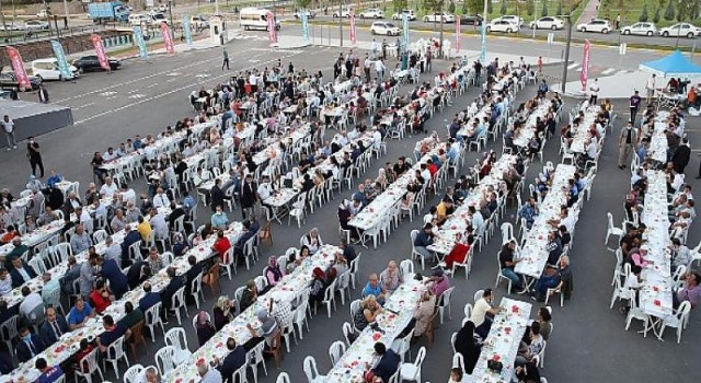 Aksaray Belediyesi 3. Gurbetçi Buluşması Programı yoğun ilgi gördü