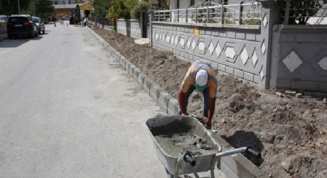 Çankırı Belediyesi Yolları İyileştiriyor