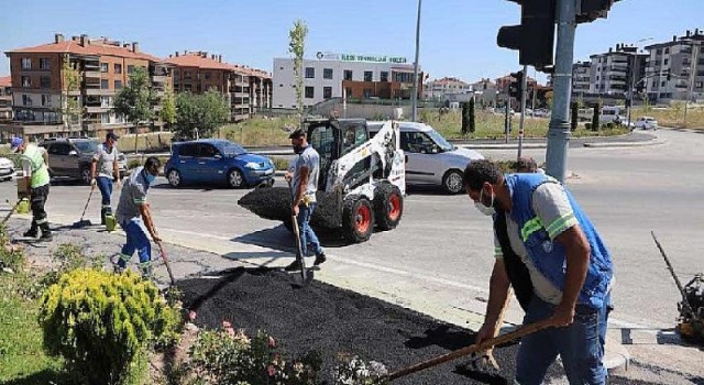 Eskişehir’de çalışmalar Özlem Caddesi’nde sürüyor