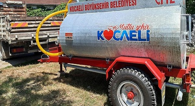 Kocaeli Büyükşehir Belediyesi’nden kırsal mahallelere su tankeri desteği