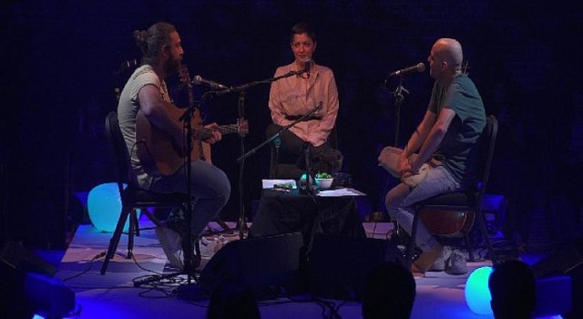 “Büyük Ev Ablukada” akustik performansları ile ENKA Açıkhava Tiyatrosu’nda