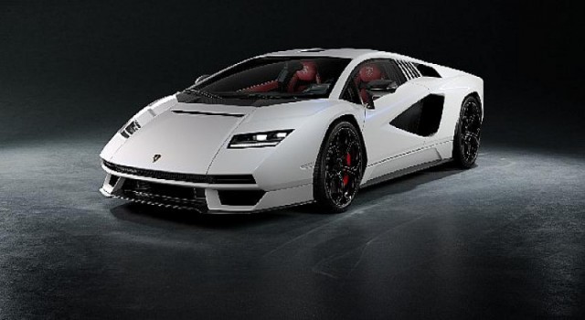 Pirelli ve Lamborghini Countach iş birliklerinde 50. yılı kutluyor