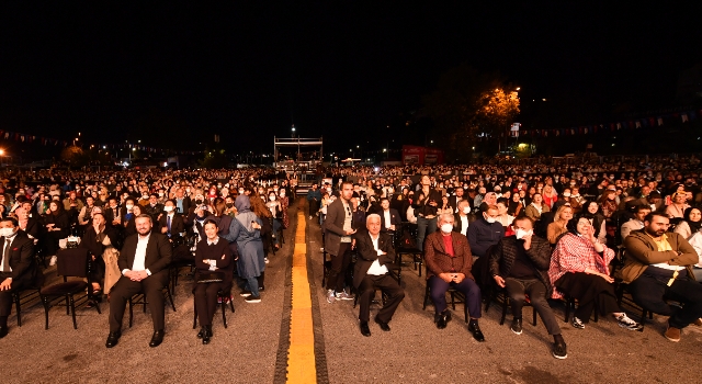 ÜSKÜDAR BELEDİYESİ 2021-22 KÜLTÜR - SANAT SEZONUNU DÜNYACA ÜNLÜ RUS MÜZİSYEN EVGENY GRİNKO’NUN MUHTEŞEM KONSERİ İLE AÇTI