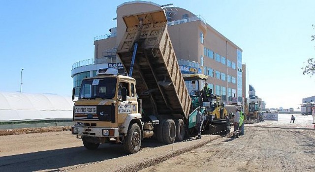 Büyükşehir’den Finike Sahilkent Hali’nde düzenleme