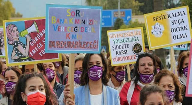 Efes Selçuk’ta “ Eşim Değil, Eşitimsin” Yürüyüşü