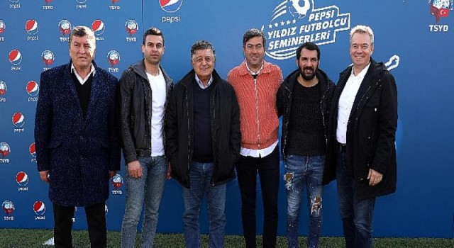 Futbolun efsaneleri Pepsi ‘Yıldız Futbolcu Seminerleri’ kapsamında Eskişehir’deydi