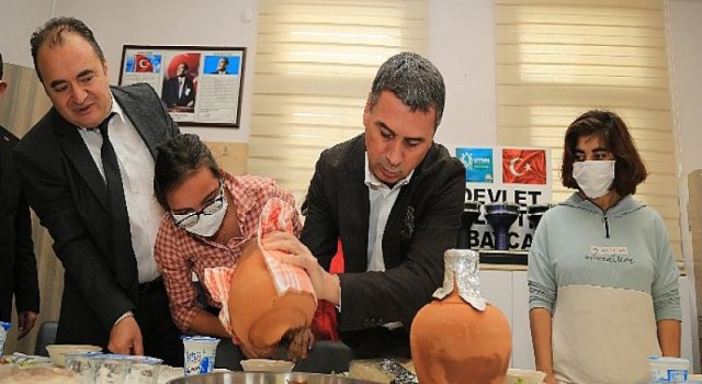 Gölbaşı Belediye Başkanı Ramazan Şimşek UYUM Öğrencileri ile Mutfağa Girdi