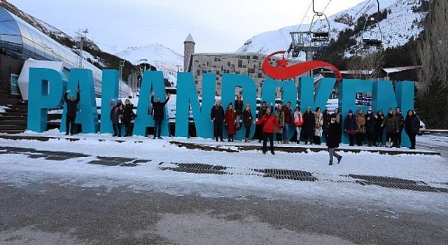 ‘Birlikte İngilizce’ projesinin Erzurum ayağında, Türkiye’nin 81 ilinden 400’ün üzerinde ortaokul İngilizce öğretmeni eğitimlerini tamamladı