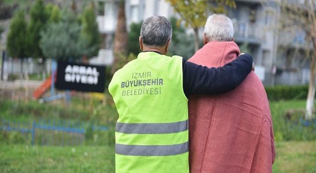 Dondurucu soğuklarda evsizlere İzmir Büyükşehir Belediyesi kucak açıyor