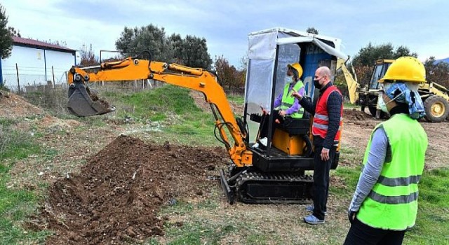 İzmir’de kadınlar her işi yapar