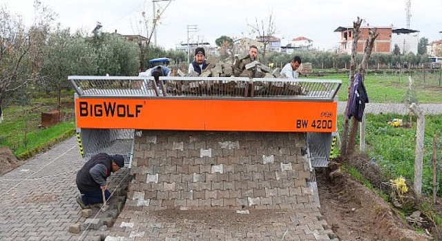 Sart Mahallesinde Yollara Parke Taşı Döşendi