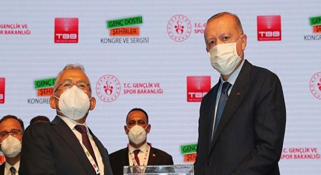 Başkan Büyükkılıç, 2021’de Ödüllere Doymadı