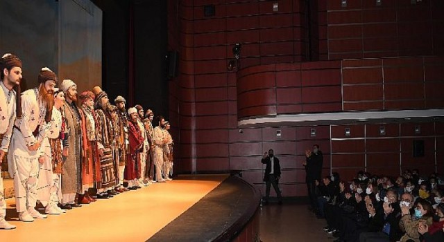 Başkan Büyükkılıç, Devlet Tiyatrosunda ‘Hacı Bektaş’ Tiyatro Oyununu İzledi