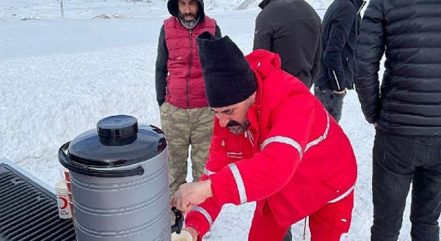 Kızılaycıların Kar Mağdurlarına Desteği Sürüyor