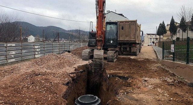 Körfez Barbaros Mahallesinde Altyapı Hatları Yenileniyor