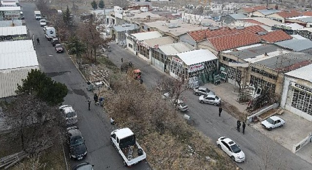 Sanayi bölgesindeki yeşil alanlarda bakım ve temizlik çalışmaları başladı