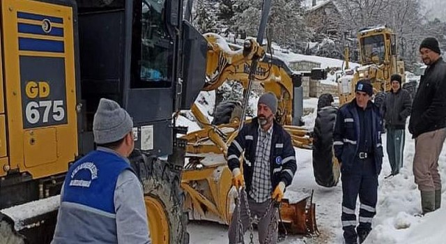 Torosların zirvelerinde karla mücadele çalışmasısürüyor