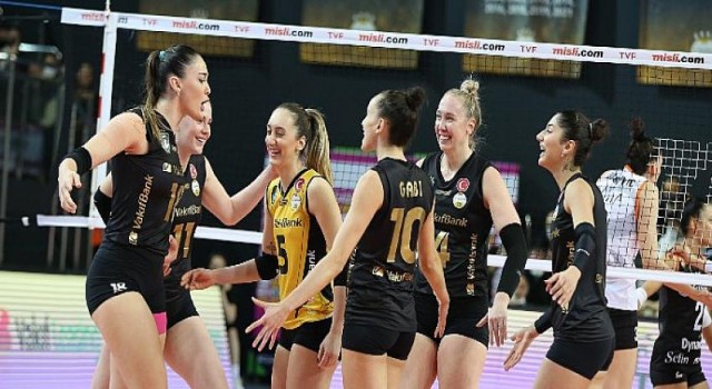 VakıfBank derbide set vermedi