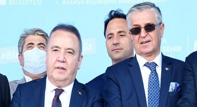 Antalya Büyükşehir Belediye Başkanı Böcek Kemer’de