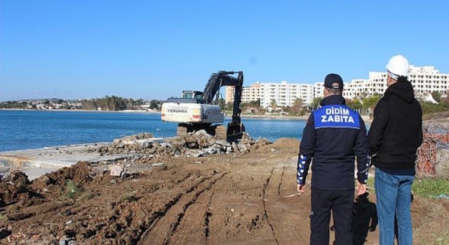 Didim Belediyesi Kaçak Yapıları Yıkarak Bir Sahili Daha Halka Kazandıracak