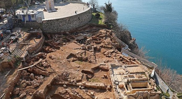 Hıdırlık Kulesi’nde arkeolojik kazılar devam ediyor