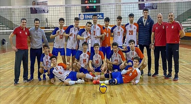 İnegöl Belediyespor Yıldız Voleybol Takımı Adını Türkiye Finallerine Yazdırdı