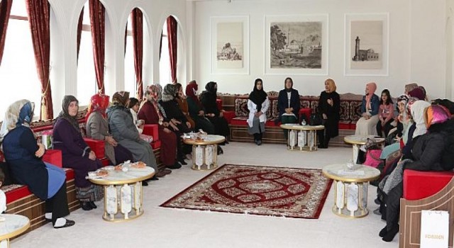 Kadın ve Aile Hizmetleri Daire Başkanlığı Mahalle Toplantılarını Sürdürüyor