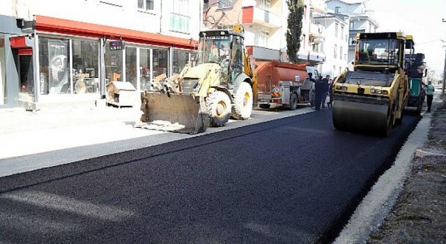 Kartepe Dumlupınar Mahallesinde Üstyapı Çalışmaları Yapılıyor