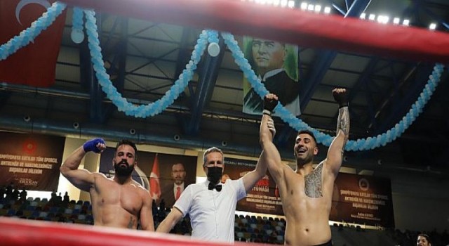 Kick Boks’ta büyük heyecan devam ediyor