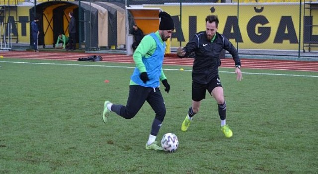 Lider Aliağaspor FK, Sivaslı Belediyespor’a Konuk Oluyor