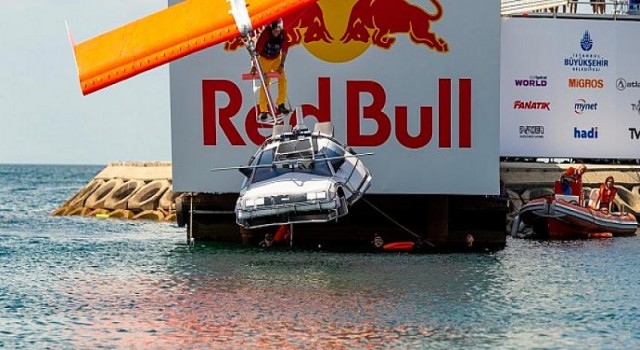 Red Bull Uçuş Günü filtresi ile “her şey uçuş aracına dönüşebilir”