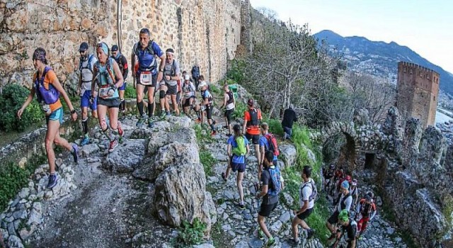 Sporculara unutulmaz bir yarış deneyimi sunan Merrell Alanya Ultra Trail’in kayıt süreci devam ediyor