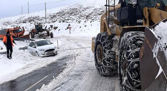 Van Büyükşehir Belediyesi’nden Başarılı Kar Mesaisi