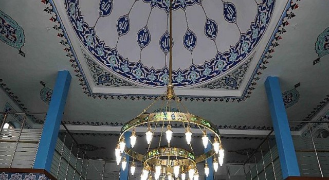 Yenidoğan Camii ibadete açıldı