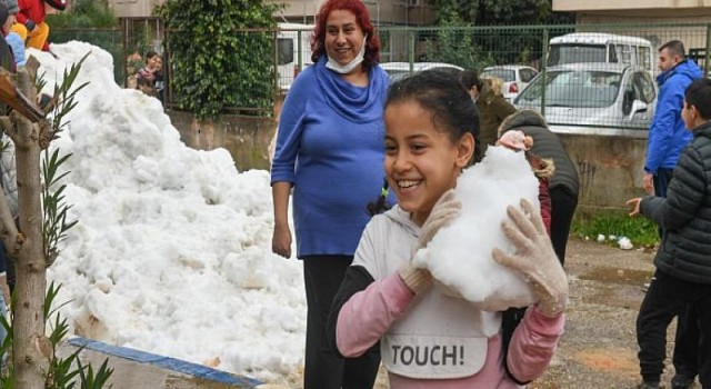 Yenişehir Belediyesi çocuklara kar sevinci yaşattı