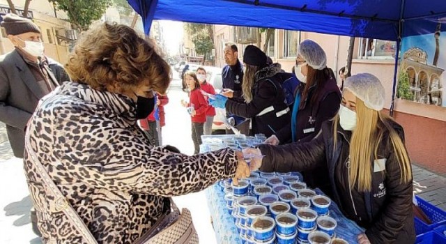 Aydın Büyükşehir Belediyesi’nden Berat Kandili’nde Helva Hayrı