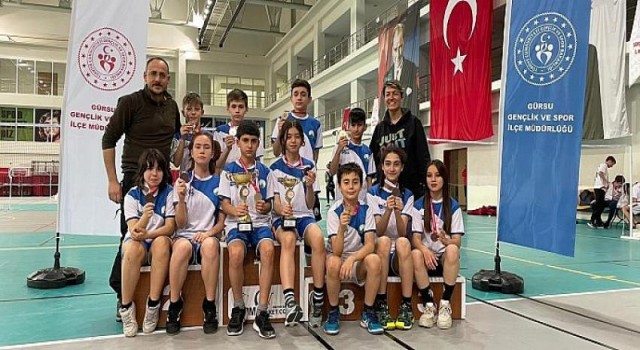 Badminton Akademi Meyvelerini Veriyor