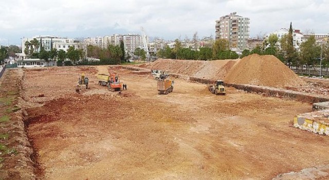 Büyükşehir Tıp Fakültesi Otoparkının temelini atıyor