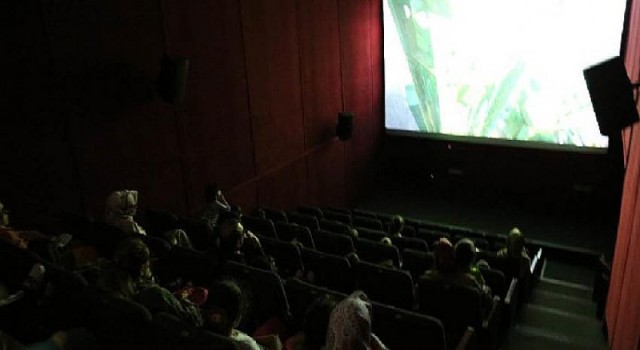 Kar Tatilinde ‘Kütüphane’ ve ‘Sinema’ Keyfi Yaptılar