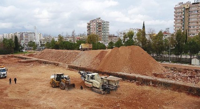 Tıp Fakültesi Otoparkına kavuşuyor Temel kazısı yüzde 95 tamamlandı