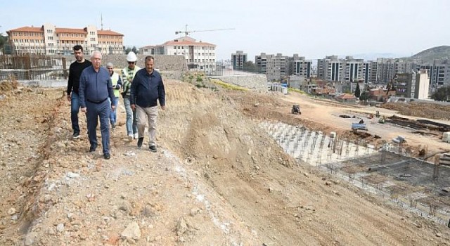 Başkan Selvitopu, Atatürk Gençlik ve Spor Merkezi inşaatını inceledi