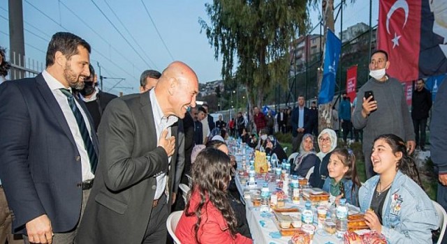 Başkan Soyer Lale Mahallesi’nin çehresini değiştiren parkın açılışını yaptı